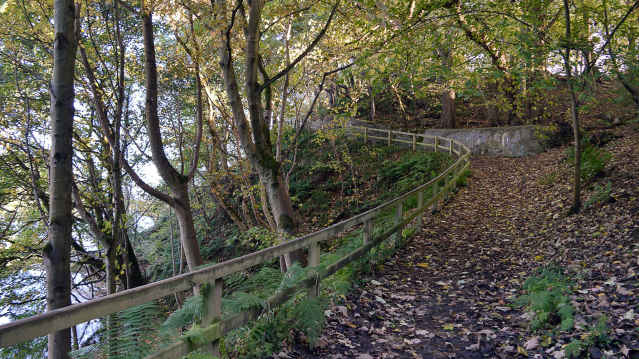 Walking trail at Seaton Park in Aberdeen