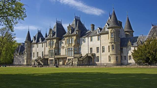 Outside view of Callendar House in Falkirk