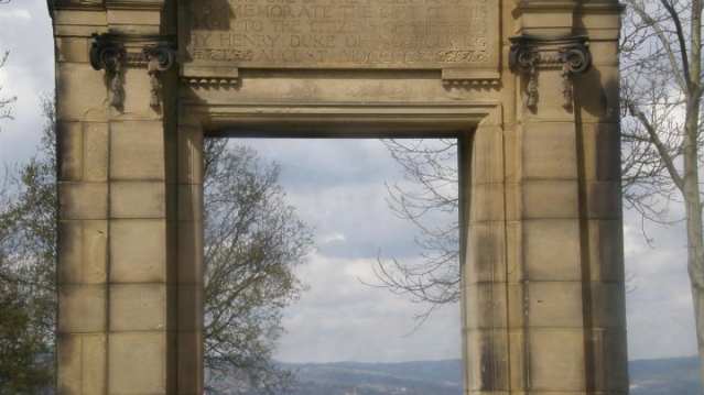 Monument at Norfolk Heritage Park in Sheffield