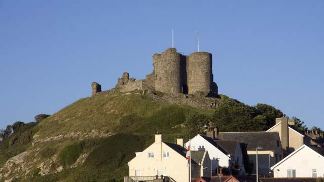 Outside view of Criccieth Castle in Porthmadog