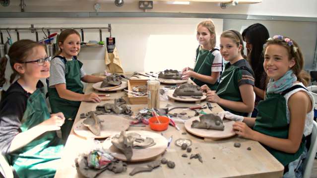 Mudpie Pottery Painting Creative Studio - Featured Image - 2