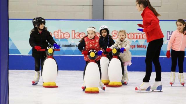 Kids ice skating at Planet Ice Hemel Hempstead 