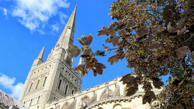 Outside view of Norwich Cathedral
