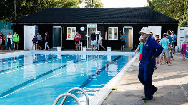 Families at Helmsley Open Air Swimming Pool