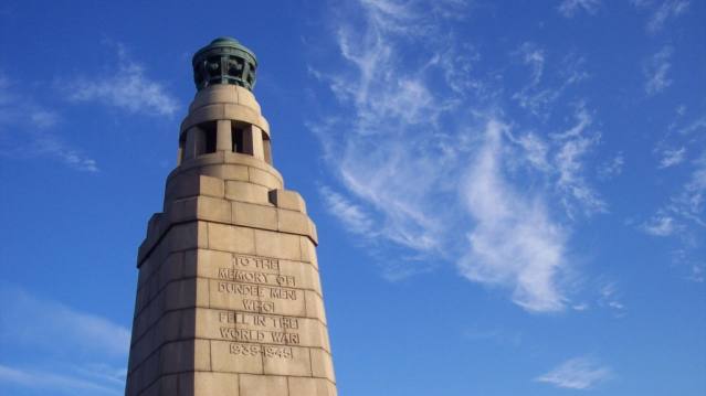 War memorial at Dundee Law