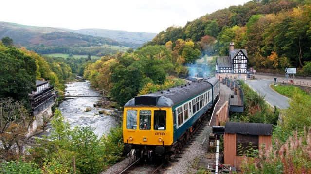 Train at Llangollen Railway station
