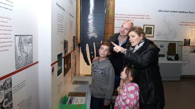 Family reading display at Banbury Museum