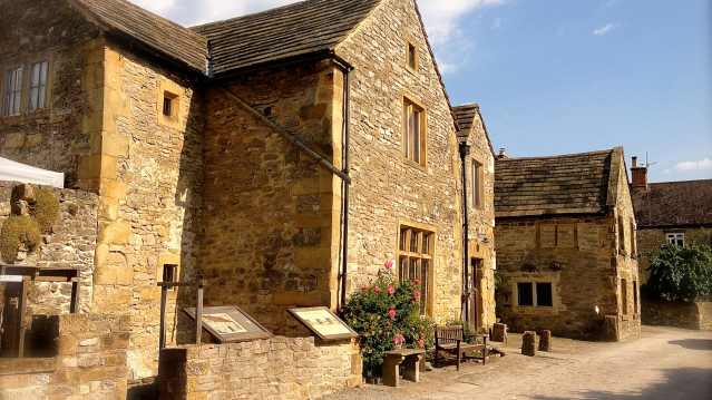 Outside view of Bakewell Old House Museum