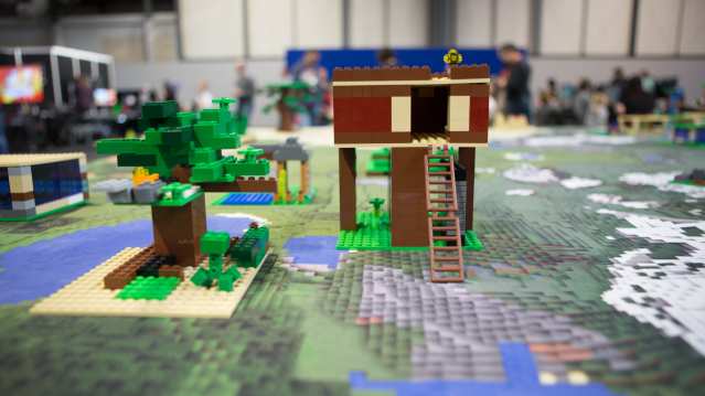BRICKLIVE in the Park Battersea - Featured Image - 3