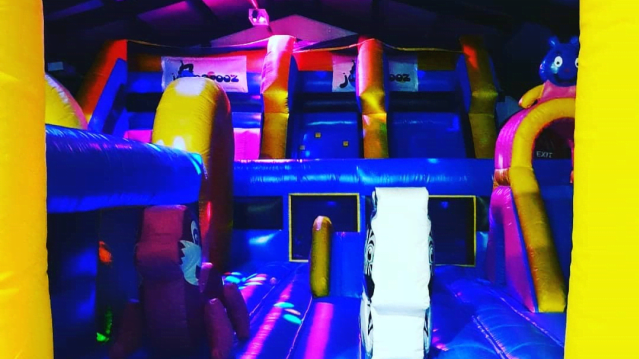 Jumparooz Trampoline Park - Featured Image - 3