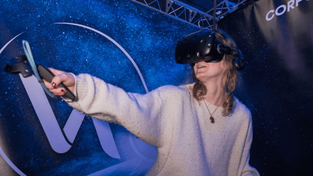 Virtual Reality World - Featured Image - 2