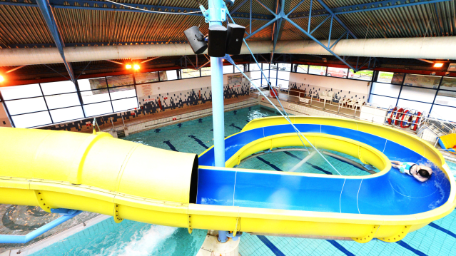Pendle Wavelengths Swimming Pool - Featured Image - 1