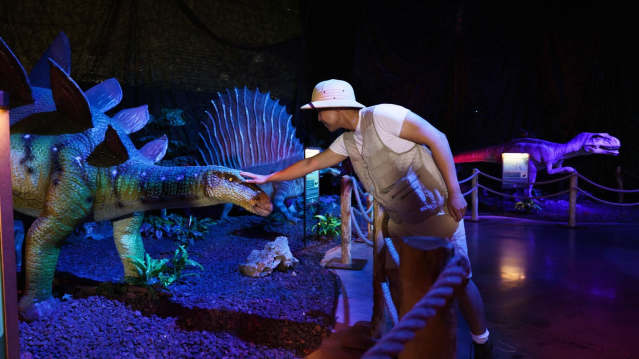 Dinos Alive: An Immersive Experience - Featured Image - 2