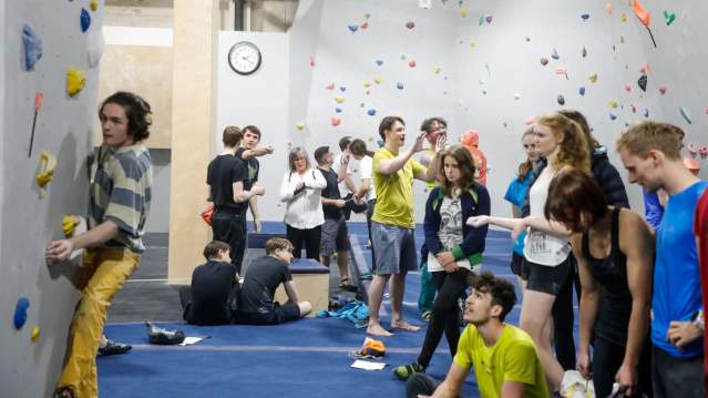 Hang on climbing - Featured Image - 4