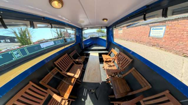 Floating Holidays - Day Boat Hire - Featured Image - 2