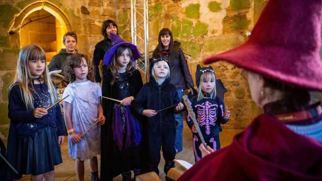 Bodiam Castle - National Trust - Featured Image - 9