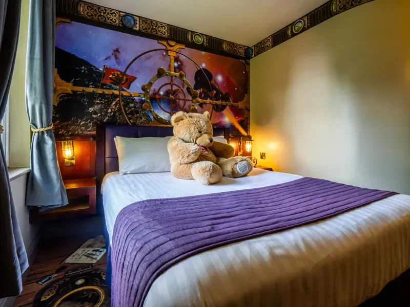 Moon Voyage Room